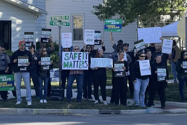 AFSCME members in IDOC picket for safer working conditions in 2024. Mail scanning was among their demands.