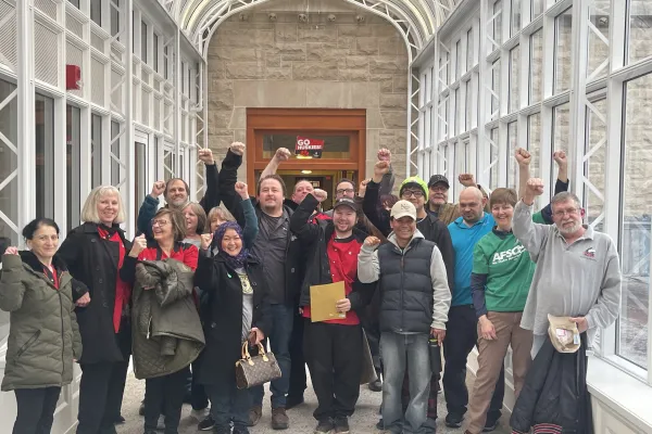 Members of AFSCME Local 963 at NIU.