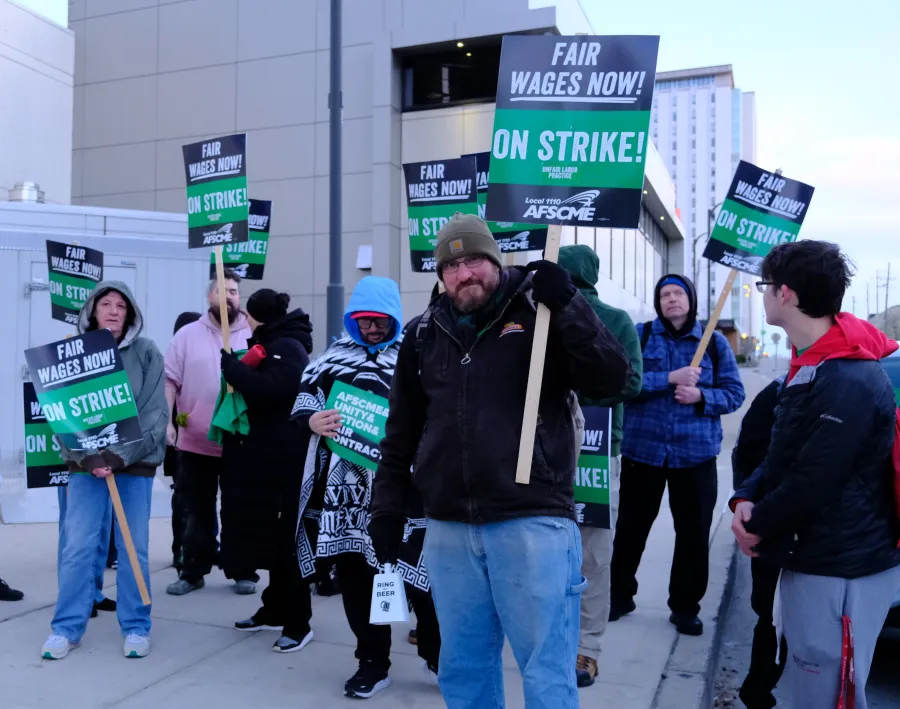 Local 1110 members on strike