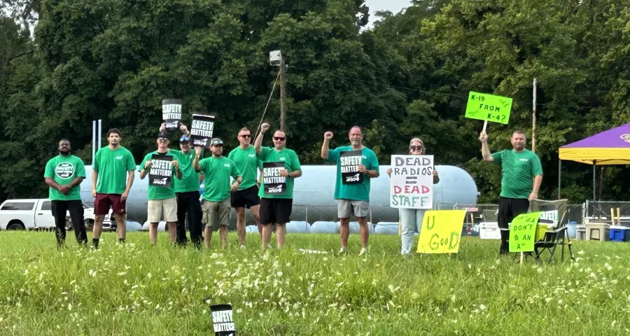 Shawnee members picket