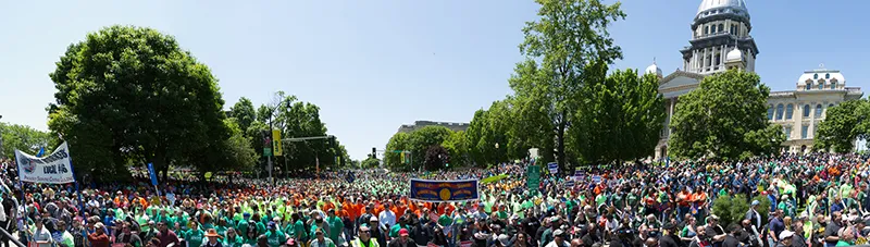 18,000 public employees rally against Bruce Rauner.